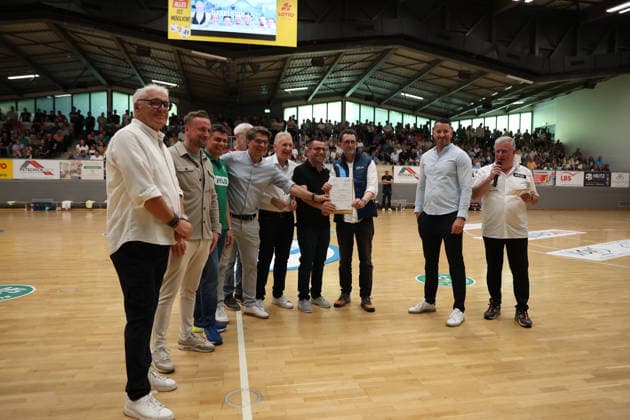 02.05.2026, Handball, Herren, 3. Liga Staffel Süd-West, Saison 2025 2026, HG Saarlouis - TV Homburg, Die Stadtgartenhalle erhält Fördergelder in Höhe von 1. Millione Euro, Minister für Inneres Bauen und des Saarlandes Reinhold Jost, Oberbürgermeister der Stadt Saarlouis Marc Speicher Saarlouis Stadtgartenhalle Saarland Deutschland (DEU) Copyright: xSebastianxBachx