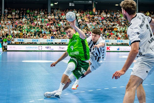 Handball Bundesliga; HSG Wetzlar - THW Kiel, 02.05.26 Niklas Theiß (HSG Wetzlar, 9), Rasmus Ankermann (THW Kiel, 22), Handball Bundesliga; HSG Wetzlar - THW Kiel: Wetzlar, 02.05.26 Copyright: xBEAUTIFULxSPORTS Roeczeyx