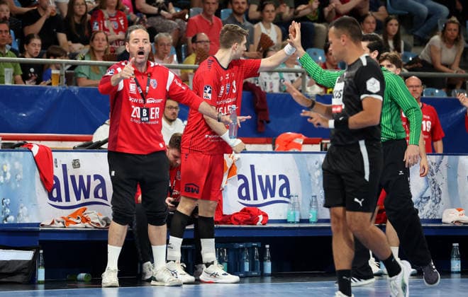 02.05.2026, Deutschland, Bietigheim, Handball 2. Bundesliga, SG BBM Bietigheim vs. VfL Eintracht Hagen, BBM Trainer Iker Romero