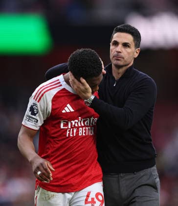 London, England, 2nd May 2026. Myles Lewis-Skelly of Arsenal celebrates with Mikel Arteta manager of Arsenal during the Arsenal vs Fulham Premier League match at the Emirates Stadium, London. Picture credit should read: David Klein Sportimage EDITORIAL USE ONLY. No use with unauthorised audio, video, data, fixture lists, club league logos or live services. Online in-match use limited to 120 images, no video emulation. No use in betting, games or single club league player publications. SPI_044_DK_Arsenal_Fulham SPI-4774-0043
