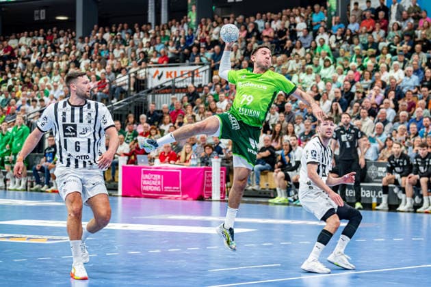 Handball Bundesliga; HSG Wetzlar - THW Kiel, 02.05.26 Ahmed Nafea (HSG Wetzlar, 79), Harald Reinkind (THW Kiel, 6), . Handball Bundesliga; HSG Wetzlar - THW Kiel: Wetzlar, 02.05.26 Copyright: xBEAUTIFULxSPORTS Roeczeyx