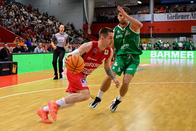Adnan Arslanagic 2.Bundesliga Pro A, 34. Spieltag, 46ers, Basketball, Basketball Saison 2025 2026, BBL, Deutschland, Giessen 46ers EPG Baskets Koblenz, Giessen in rot,Koblenz in grün, Herren, Männer