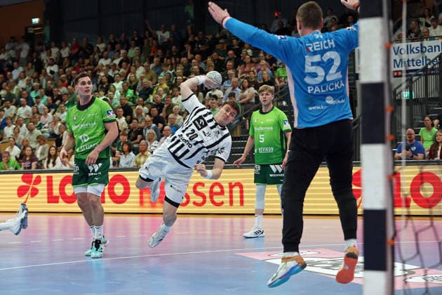 02.05.2026, xovx, Handball Daikin Handball Bundesliga, HSG Wetzlar - THW Kiel v.l. Josip Simic (HSG Wetzlar), Lukas Laube (THW Kiel), Tristan Kirschner (HSG Wetzlar), Andreas Palicka (HSG Wetzlar) Wetzlar Buderus-Arena Hessen Deutschland (DE)