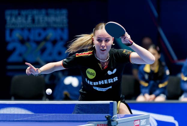 Sport Bilder des Tages Annett Kaufmann, Deutschland, SV DJK Kolbermoor, bei den Team-Weltmeisterschaften im Tischtennis in London in der OVO Arena Wembley. Annett Kaufmann, Deutschland, SV DJK Kolbermoor, U19-Weltmeisterin 2024 und Deutsche Meisterin 2025 und 2026, bei den Team-Weltmeisterschaften im Tischtennis in London (28.4.-10.5.) in der OVO Arena Wembley am 2. Mai im zweiten WM-Vorrundenspiel der Gruppe B um die Setzungspositionen für die Endrunde gegen England. London OVO Arena Wembley London England *** Annett Kaufmann, Germany, SV DJK Kolbermoor, at the World Team Table Tennis Championships in London at the OVO Arena Wembley Annett Kaufmann, Germany, SV DJK Kolbermoor, U19 World Champion 2024 and German Champion 2025 and 2026, at the World Team Table Tennis Championships in London 28 4 10 5 at the OVO Arena Wembley on 2 May in the second World Championship preliminary round match of Group B for the seeding positions for the final round against England London London OVO Arena Wembley London England