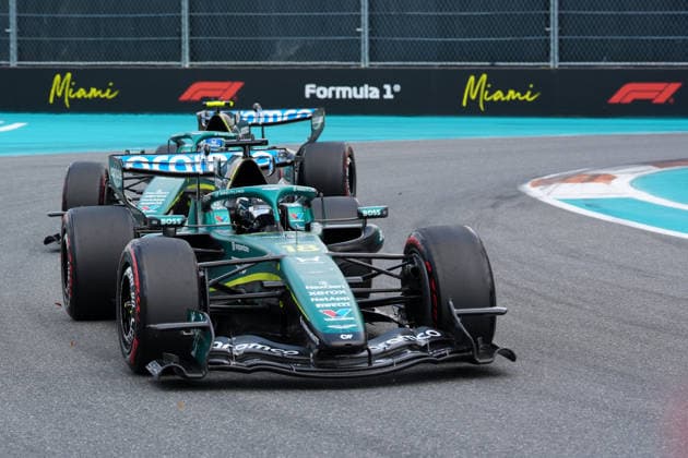 Lance Stroll (Aston Martin Aramco F1 Team, Kanada, 18) und Fernando Alonso (Aston Martin Aramco F1 Team, Spanien, 14) USA, Formel 1 Weltmeisterschaft, Miami Grand Prix, Miami International Autodrome, Miami Gardens, Sprintrennens, Saison 2026, 02.05.2026 USA, Formel 1 Weltmeisterschaft, Miami Grand Prix, Miami International Autodrome, Miami Gardens, Sprintrennens, Saison 2026, 02.05.2026 Miami Gardens Copyright: xEibner-Pressefoto ScottxColemanx EP_SCN