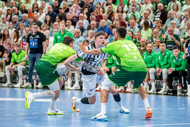 Handball Bundesliga; HSG Wetzlar - THW Kiel, 02.05.26 Rasmus Ankermann (THW Kiel, 22), Jona Schoch (HSG Wetzlar, 22), Philipp Ahouansou (HSG Wetzlar, 19) Handball Bundesliga; HSG Wetzlar - THW Kiel: Wetzlar, 02.05.26 Copyright: xBEAUTIFULxSPORTS Roeczeyx