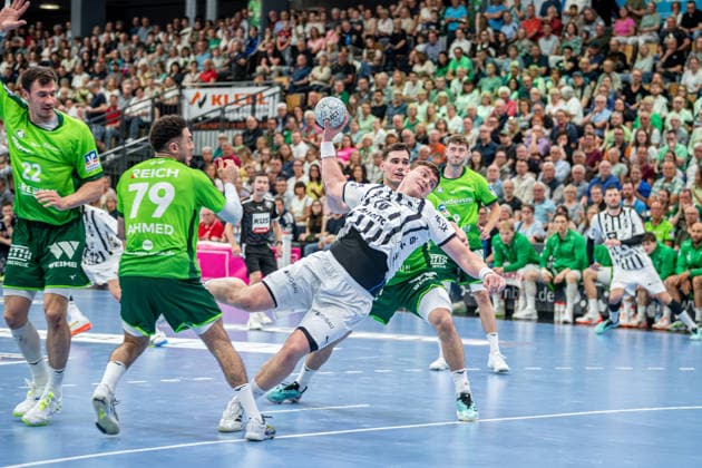 Handball Bundesliga; HSG Wetzlar - THW Kiel, 02.05.26 Lukas Laube (THW Kiel, 20), Ahmed Nafea (HSG Wetzlar, 79), Jona Schoch (HSG Wetzlar, 22), Josip Simic (HSG Wetzlar, 10) Handball Bundesliga; HSG Wetzlar - THW Kiel: Wetzlar, 02.05.26 Copyright: xBEAUTIFULxSPORTS Roeczeyx