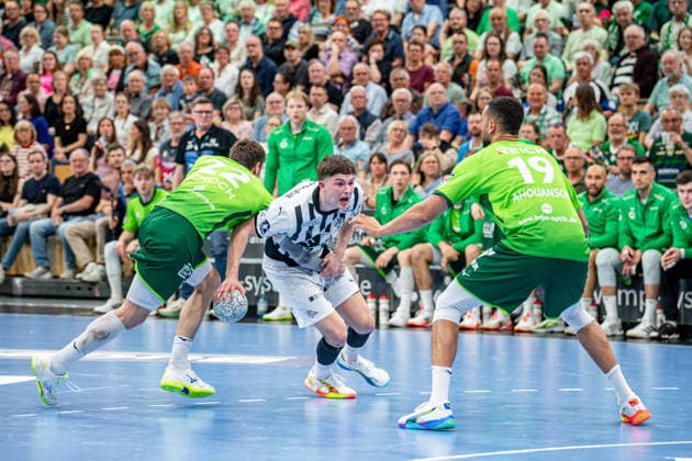 Handball Bundesliga; HSG Wetzlar - THW Kiel, 02.05.26 Rasmus Ankermann (THW Kiel, 22), Jona Schoch (HSG Wetzlar, 22), Philipp Ahouansou (HSG Wetzlar, 19) Handball Bundesliga; HSG Wetzlar - THW Kiel: Wetzlar, 02.05.26 Copyright: xBEAUTIFULxSPORTS Roeczeyx
