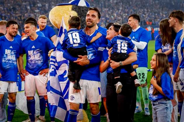 Kenan Karaman of FC Schalke 04 looks on and celebrate winning the league title FC Schalke 04 v Fortuna Dusseldorf, 2. Bundesliga, FC Schalke 04 v Fortuna Dusseldorf, Veltins-Arena, May 2, 2026, Gelsenkirchen, Germany.