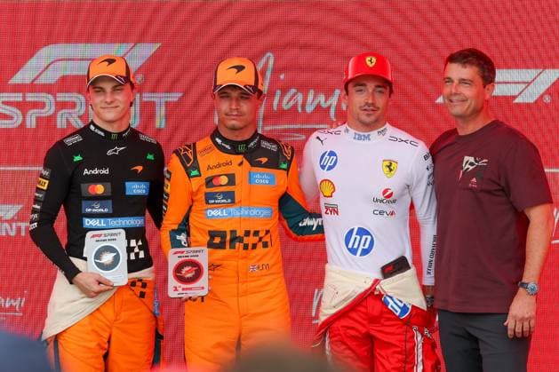 l-r: 2. Platz, Oscar Piastri (McLaren Formula 1 Team 81), Winner, Lando Norris (McLaren Formula 1 Team 1), Charles Leclerc (Scuderia Ferrari HP 16) beim Sprint Race, Grosser Preis von Miami, Motorsport, Herren, Formel 1, Sprint Rennen, 02.05.2026 Miami Florida USA