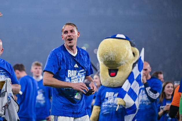 02.05.2026, Fussball, 2. Bundesliga, Saison 2025 2026, 32. Spieltag, FC Schalke 04 - Fortuna Düsseldorf, Timo Becker (FC Schalke 04) xRHR-FOTO YYx