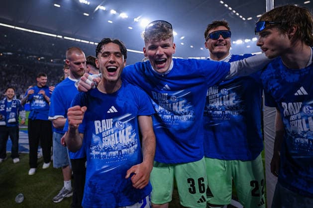 02.05.2026, Fussball, 2. Bundesliga, Saison 2025 2026, 32. Spieltag, FC Schalke 04 - Fortuna Düsseldorf, Soufiane El-Faouzi (FC Schalke 04), Torwart Johannes Siebeking (FC Schalke 04), TomaÅ¡ Kalas (FC Schalke 04), Finn Porath (FC Schalke 04) xRHR-FOTO YYx