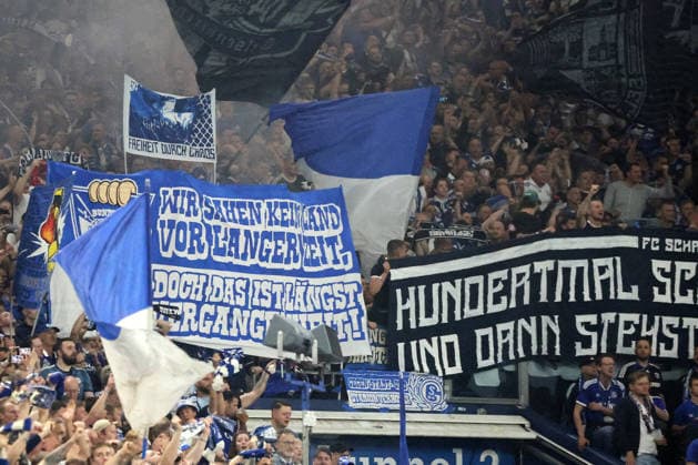 Fans des FC Schalke 04 beim Spiel der 2. Bundesliga (Saison 2025 26) FC Schalke 04 - Fortuna Düsseldorf - Copyright: Thomas Pakusch