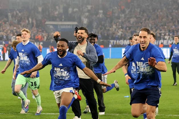 Die Spieler vom FC Schalke 04 freuen sich über den Sieg und den Aufstieg in die 1.Bundesliga beim Spiel der 2. Bundesliga (Saison 2025 26) FC Schalke 04 - Fortuna Düsseldorf - Copyright: Thomas Pakusch