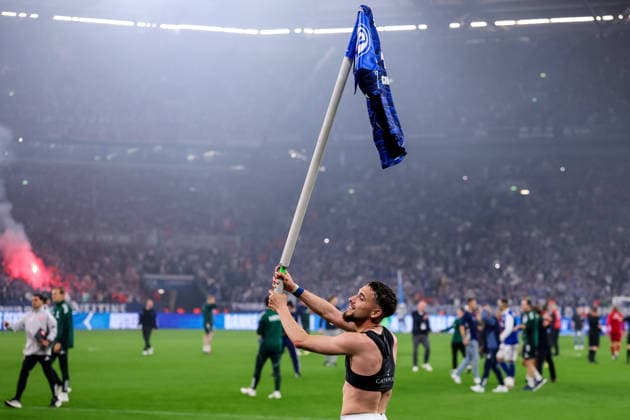 GELSENKIRCHEN, GERMANY - MAY 2: Adil Aouchiche of FC Schalke 04 celebrates promotion after the 2. Bundesliga match between FC Schalke 04 and Fortuna Dusseldorf at the Veltins-Arena on May 2, 2026 in Gelsenkirchen, Germany.  Copyright: xRenexNijhuis MBxMediax