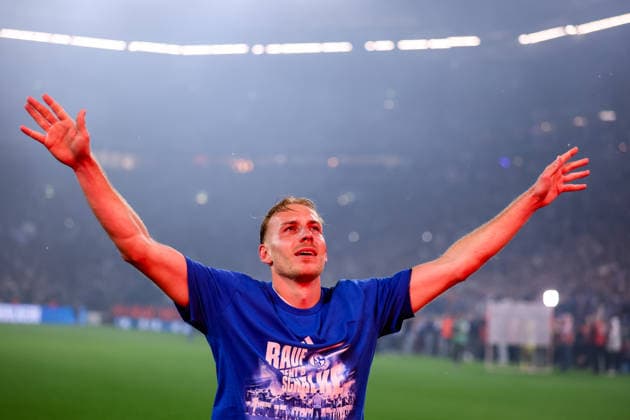 GELSENKIRCHEN, GERMANY - MAY 2: Timo Becker of FC Schalke 04 celebrates promotion after the 2. Bundesliga match between FC Schalke 04 and Fortuna Dusseldorf at the Veltins-Arena on May 2, 2026 in Gelsenkirchen, Germany.  Copyright: xRenexNijhuis MBxMediax