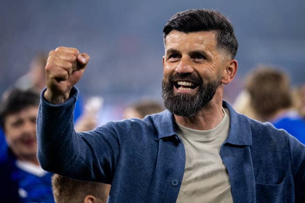 GELSENKIRCHEN, GERMANY - MAY 2: FC Schalke 04 head coach Miron Muslic celebrates promotion after the 2. Bundesliga match between FC Schalke 04 and Fortuna Dusseldorf at the Veltins-Arena on May 2, 2026 in Gelsenkirchen, Germany.  Copyright: xRenexNijhuis MBxMediax