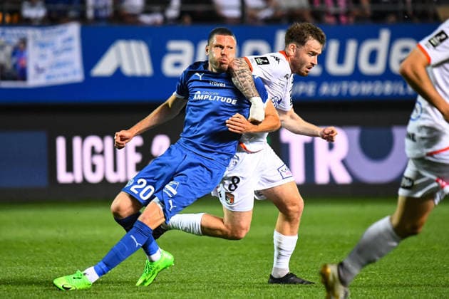 FOOTBALL : ESTAC Troyes vs Stade Lavallois - Ligue 2 - JournÃ e 33 - 02 05 2026 Renaud Ripart (ESTAC Troyes) Titouan Thomas (Stade Lavalois) TroyesFrance  Copyright: xBaptistexAutissierx