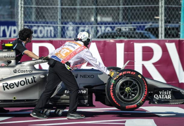 Formula One Miami Grand Prix - Sprint and Qualifying Marshals are removing from the track the Audi driver Gabriel Bortoleto s car during the Qualifying for the Formula One Miami Grand Prix at the Miami International Autodrome in Miami Gardens, Florida, USA, 02 May 2026. The 2026 Formula 1 Miami Grand Prix will be held on 03 May. MIAMI GARDENS FLORIDA United States  Copyright: xCRISTOBALxHERRERA-ULASHKEVICHx