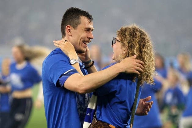 Die Spieler vom FC Schalke 04 freuen sich über den Sieg und den Aufstieg in die 1.Bundesliga beim Spiel der 2. Bundesliga (Saison 2025 26) FC Schalke 04 - Fortuna Düsseldorf - Copyright: Thomas Pakusch