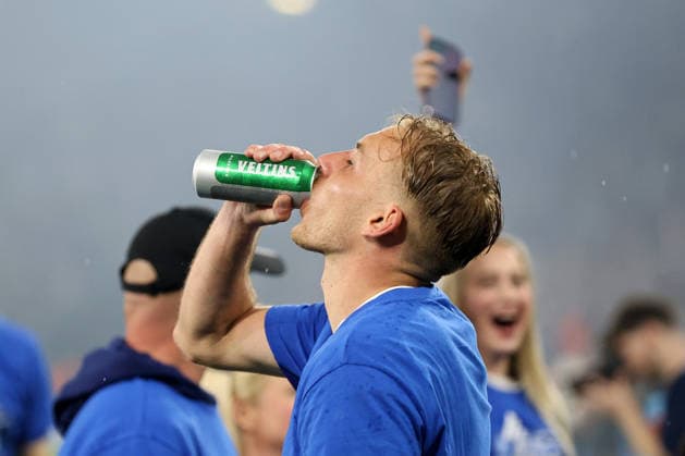Die Spieler vom FC Schalke 04 freuen sich über den Sieg und den Aufstieg in die 1.Bundesliga beim Spiel der 2. Bundesliga (Saison 2025 26) FC Schalke 04 - Fortuna Düsseldorf - Copyright: Thomas Pakusch