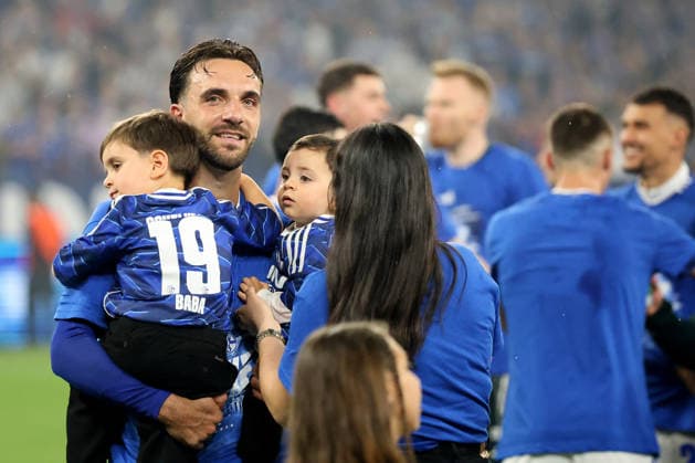 Die Spieler vom FC Schalke 04 freuen sich über den Sieg und den Aufstieg in die 1.Bundesliga beim Spiel der 2. Bundesliga (Saison 2025 26) FC Schalke 04 - Fortuna Düsseldorf - Copyright: Thomas Pakusch