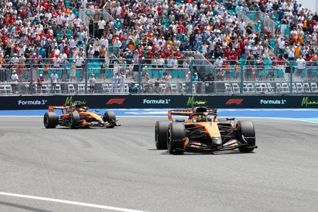 Lando Norris (McLaren Formula 1 Team 1), Oscar Piastri (McLaren Formula 1 Team 81), Grosser Preis von Miami, Motorsport, Herren, Formel 1, Sprint Rennen, 02.05.2026 Miami Florida USA