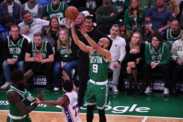 Boston Celtics v Philadelphia 76ers - NBA, Basketball Herren, USA Playoffs BOSTON, UNITED STATES - MAY 02: Boston Celtics’ Derrick White (9) takes a shot on net during a match between the Boston Celtics face the Philadelphia 76ers in Game Seven of their first-round playoff series at TD Garden in Boston, Massachusetts, on May 02, 2026. Joseph Prezioso Anadolu Massachusetts United States. Editorial use only. Please get in touch for any other usage.  Copyright: x2026xAnadoluxJosephxPreziosox