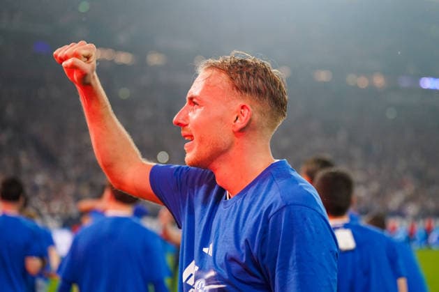 Deutschland: Fussball 2. Bundesliga 2025 - 2026, 32. Spieltag - FC Schalke 04 vs Fortuna Düsseldorf - Veltins Arena (Schalke): Timo Becker (Schalke 04, 5) Freude, Emotionen, Jubel