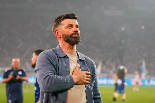 Deutschland: Fussball 2. Bundesliga 2025 - 2026, 32. Spieltag - FC Schalke 04 vs Fortuna Düsseldorf - Veltins Arena (Schalke): Miron Muslic (Trainer, Schalke 04) Mimik, Gesichtsausdruck, Emotion, Geste, Gestik