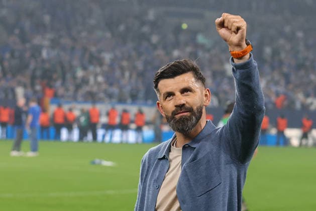 2. Bundesliga - FC Schalke 04 - Fortuna Düsseldorf am 02.05.2026 in der Veltins-Arena auf Schalke Trainer Miron Muslic (Schalke) jubelt und freut sich