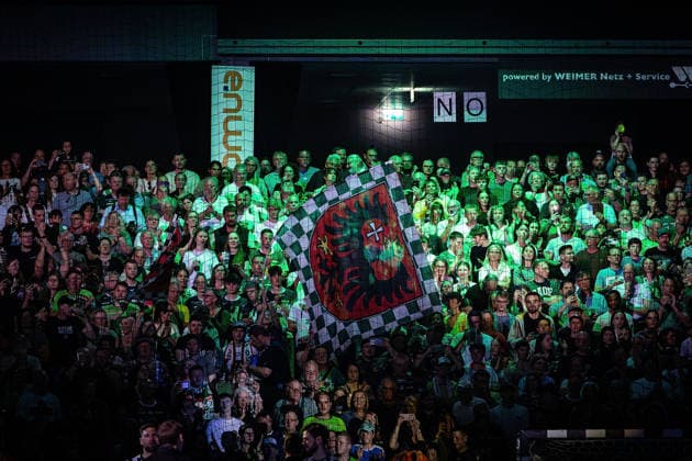 02.05.2026, xovx, Handball Daikin Handball Bundesliga, HSG Wetzlar - THW Kiel Fans der HSG Wetzlar in der Buderus-Arena. Wetzlar Buderus-Arena Hessen Deutschland (DE)