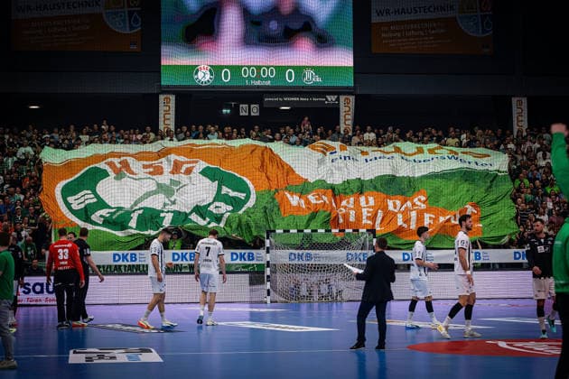 02.05.2026, xovx, Handball Daikin Handball Bundesliga, HSG Wetzlar - THW Kiel Fanblock-Fahne der Fans der HSG Wetzlar in der Buderus-Arena. Wetzlar Buderus-Arena Hessen Deutschland (DE)