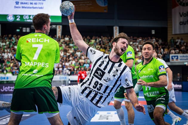 02.05.2026, xovx, Handball Daikin Handball Bundesliga, HSG Wetzlar - THW Kiel v.l. Dominik Mappes (HSG Wetzlar), Veron Nacinovic (THW Kiel)m Ahmet Nafea (HSG Wetzlar) Wetzlar Buderus-Arena Hessen Deutschland (DE)