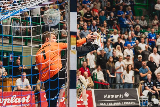 Christopher Rudeck (Bergischer HC, 01) blickt dem Ball im Winkel hinterher Bergischer HC vs. TSV Hannover-Burgdorf, Handball, Daikin 1.HBL, 30.Spieltag, Saison 2025 26, 02.04.2026, Bergischer HC vs. TSV Hannover-Burgdorf, Handball, Daikin 1.HBL, 30.Spieltag, Saison 2025 26, 02.04.2026 Wuppertal Copyright: xEibner-Pressefoto LukasxBaldygax EP_LBA