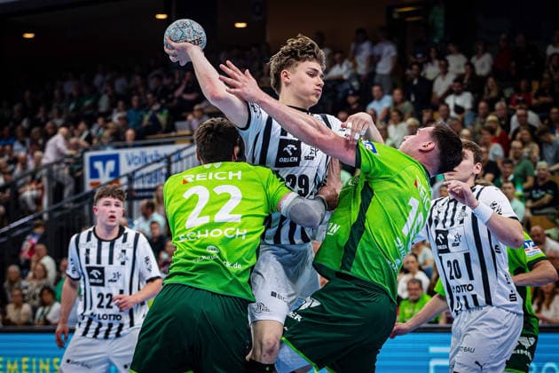 02.05.2026, xovx, Handball Daikin Handball Bundesliga, HSG Wetzlar - THW Kiel v.l. Rasmus Ankermann (THW Kiel), Jona Schoch (HSG Wetzlar), Johan Hinrich Rohwer (THW Kiel), Josip Simic (HSG Wetzlar), Lukas Laube (THW Kiel) Wetzlar Buderus-Arena Hessen Deutschland (DE)