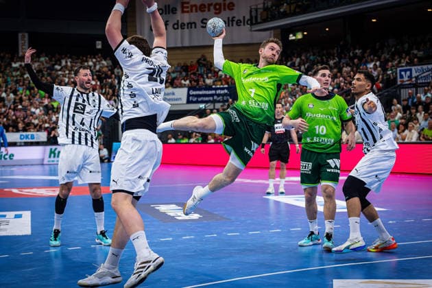 02.05.2026, xovx, Handball Daikin Handball Bundesliga, HSG Wetzlar - THW Kiel v.l. Domagoj Duvnjak (THW Kiel), Lukas Laube (THW Kiel), Dominik Mappes (HSG Wetzlar), Josip Simic (HSG Wetzlar), Mohab Mohamed Saeed Abdelhak (THW Kiel) Wetzlar Buderus-Arena Hessen Deutschland (DE)