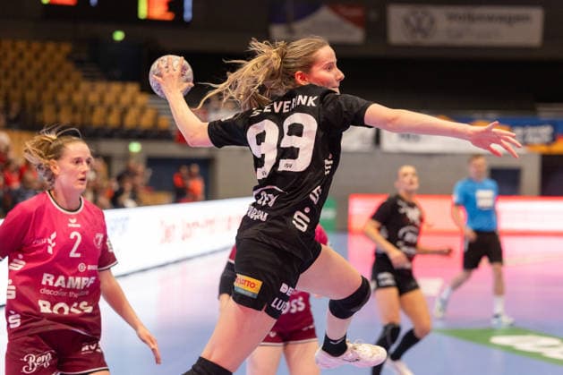 Wurf Rome Steverink (BSV Sachsen-Zwickau, 99) GER, BSV Sachsen-Zwickau vs. TuS Metzingen, Handball, Frauen, 1. Bundesliga, Spieltag 3, Saison 2025 2026, 02.05.2026 GER, BSV Sachsen-Zwickau vs. TuS Metzingen, Handball, Frauen, 1. Bundesliga, Spieltag 3, Saison 2025 2026, 02.05.2026 Zwickau Copyright: xEibner-Pressefoto MarkoxUngerx EP_EER