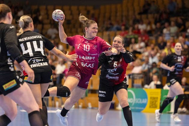 Wurf Nele Franz (TuS Metzingen, 10) GER, BSV Sachsen-Zwickau vs. TuS Metzingen, Handball, Frauen, 1. Bundesliga, Spieltag 3, Saison 2025 2026, 02.05.2026 GER, BSV Sachsen-Zwickau vs. TuS Metzingen, Handball, Frauen, 1. Bundesliga, Spieltag 3, Saison 2025 2026, 02.05.2026 Zwickau Copyright: xEibner-Pressefoto MarkoxUngerx EP_EER