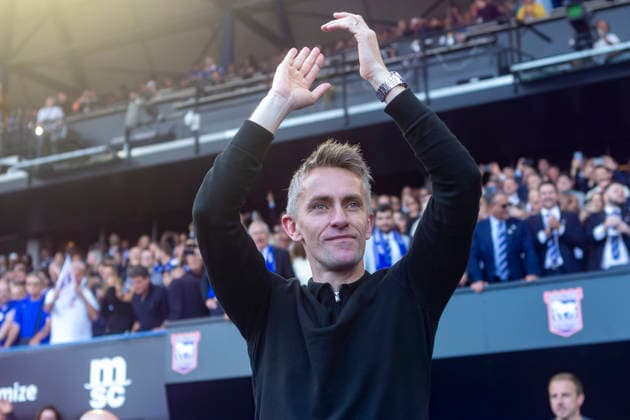 Ipswich Town v Queens Park Rangers - Sky Bet Championship Ipswich Town Manager, Kieran McKenna, celebrates promotion to the Premier League after the Sky Bet Championship match between Ipswich Town and Queens Park Rangers at Portman Road, Ipswich, on May 2, 2026. Ipswich Suffolk United Kingdom  Copyright: xMIxNewsx originalFilename:fletcher-ipswicht260502_np39b.jpg