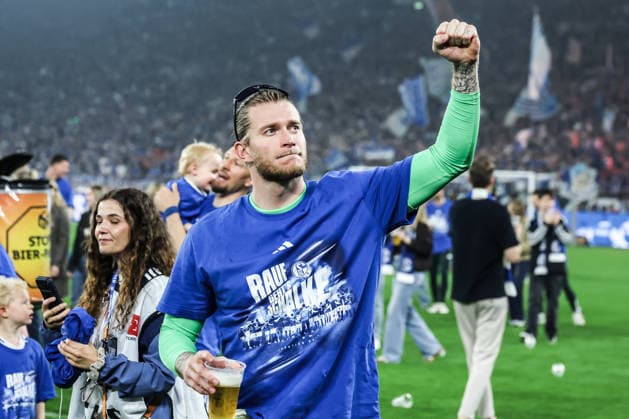 Fussball, 2. Bundesliga Saison 2025 2026 32. Spieltag FC Schalke 04 - Fortuna Düsseldorf 02.05.2026, VELTINS-Arena Schalke steigt in die Bundesliga auf, Loris Karius (FC Schalke 04, 1) Gelsenkirchen VELTINS-Arena Nordrhein-Westfalen Deutschland