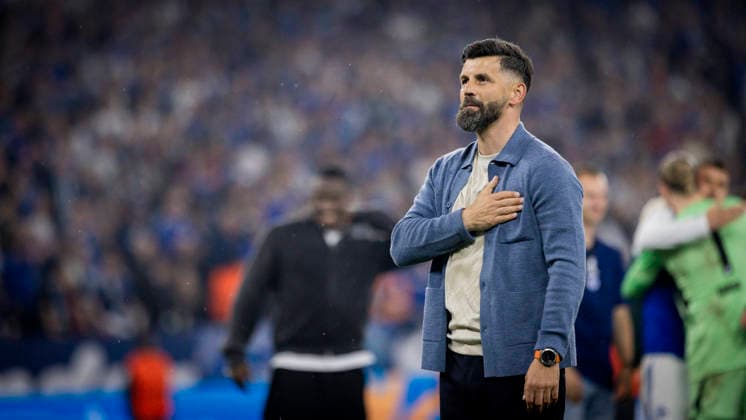 Gelsenkirchen, Germany. 02nd Mai 2026. Schalker Aufstiegsjubel: Trainer Miron Muslic (S04) Schalke 04 - Fortuna Düsseldorf 02.05.2026