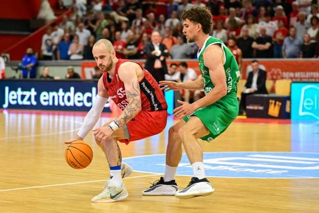 Simon Krajcovic, Aleksa Kovacevic 2.Bundesliga Pro A, 34. Spieltag, 46ers, Basketball, Basketball Saison 2025 2026, BBL, Deutschland, Giessen 46ers EPG Baskets Koblenz, Giessen in rot,Koblenz in grün, Herren, Männer