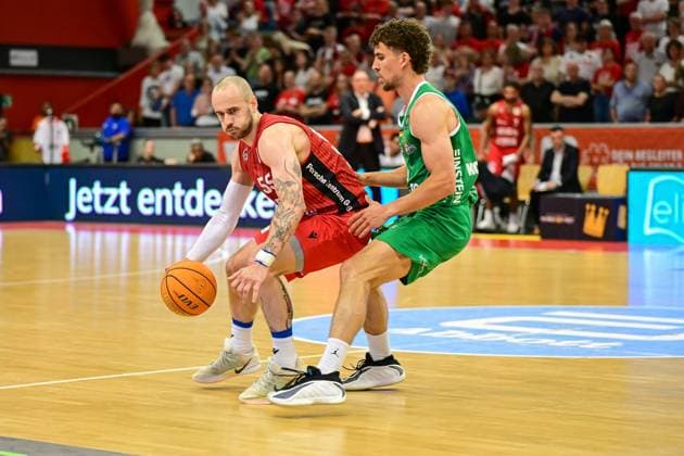 Simon Krajcovic, Aleksa Kovacevic 2.Bundesliga Pro A, 34. Spieltag, 46ers, Basketball, Basketball Saison 2025 2026, BBL, Deutschland, Giessen 46ers EPG Baskets Koblenz, Giessen in rot,Koblenz in grün, Herren, Männer