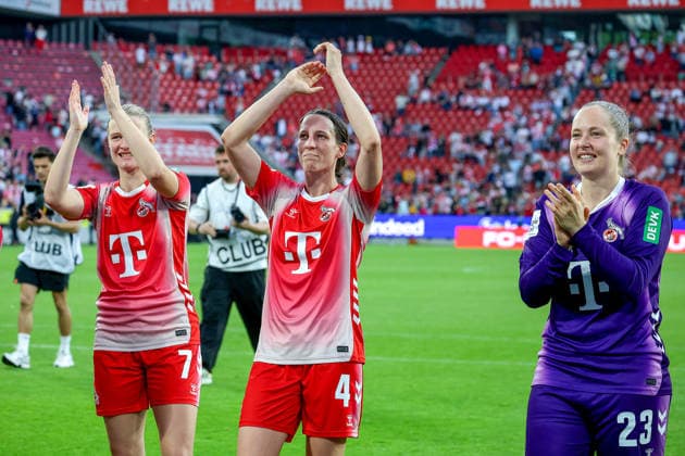 02.05.2026, xsscx, Frauen Fussball, 1. FC Köln - Werder Bremen, 1. Fussball Bundesliga, 24. Spieltag, RheinEnergie-Stadion, Saison 2025 2026: Die Mannschaft des 1. FC Köln feiert ihren Sieg zum 3:0 mit Anna-Lena Stolze (1. FC Köln 7), Sara Agrez (1. FC Köln 4), Aurora Mikalsen (1. FC Köln 23) DFB regulations prohibit any use of photographs as image sequences and or quasi-video. Photo: xSandraxScherningxPressefotoKochx Nordrhein-Westfalen Germany