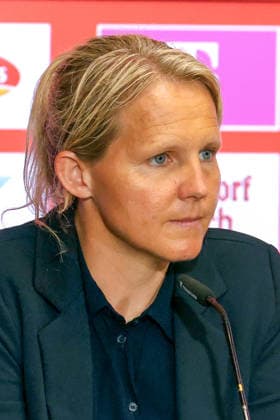 02.05.2026, xsscx, Frauen Fussball, 1. FC Köln - Werder Bremen, 1. Fussball Bundesliga, 24. Spieltag, RheinEnergie-Stadion, Saison 2025 2026: Friederike Kromp (Cheftrainerin Werder Bremen) DFB regulations prohibit any use of photographs as image sequences and or quasi-video. Photo: xSandraxScherningxPressefotoKochx Nordrhein-Westfalen Germany