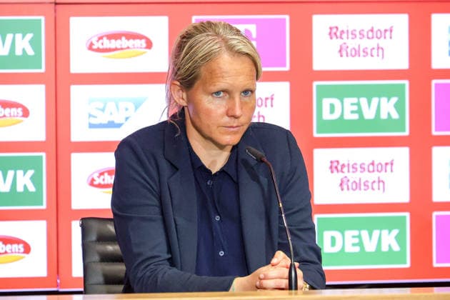 02.05.2026, xsscx, Frauen Fussball, 1. FC Köln - Werder Bremen, 1. Fussball Bundesliga, 24. Spieltag, RheinEnergie-Stadion, Saison 2025 2026: Friederike Kromp (Cheftrainerin Werder Bremen) DFB regulations prohibit any use of photographs as image sequences and or quasi-video. Photo: xSandraxScherningxPressefotoKochx Nordrhein-Westfalen Germany
