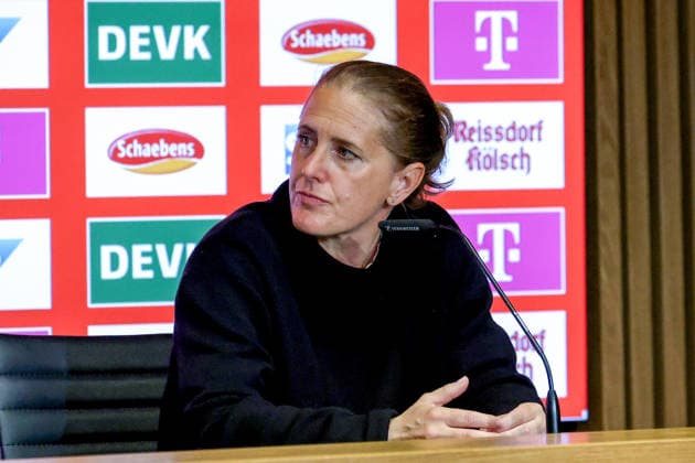 02.05.2026, xsscx, Frauen Fussball, 1. FC Köln - Werder Bremen, 1. Fussball Bundesliga, 24. Spieltag, RheinEnergie-Stadion, Saison 2025 2026: Britta Carlson (1. FC Köln Cheftrainerin) DFB regulations prohibit any use of photographs as image sequences and or quasi-video. Photo: xSandraxScherningxPressefotoKochx Nordrhein-Westfalen Germany