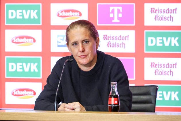 02.05.2026, xsscx, Frauen Fussball, 1. FC Köln - Werder Bremen, 1. Fussball Bundesliga, 24. Spieltag, RheinEnergie-Stadion, Saison 2025 2026: Britta Carlson (1. FC Köln Cheftrainerin) DFB regulations prohibit any use of photographs as image sequences and or quasi-video. Photo: xSandraxScherningxPressefotoKochx Nordrhein-Westfalen Germany