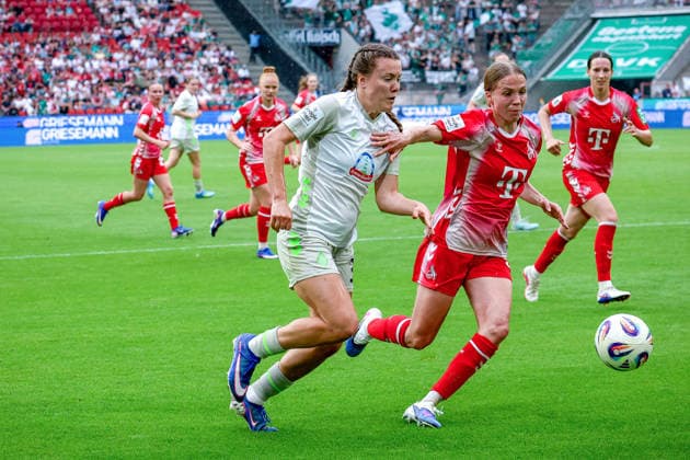 02.05.2026, xsscx, Frauen Fussball, 1. FC Köln - Werder Bremen, 1. Fussball Bundesliga, 24. Spieltag, RheinEnergie-Stadion, Saison 2025 2026: Mara Alber (Werder Bremen 37) im Zweikampf gegen Celina Degen (1. FC Köln 5) DFB regulations prohibit any use of photographs as image sequences and or quasi-video. Photo: xSandraxScherningxPressefotoKochx Nordrhein-Westfalen Germany